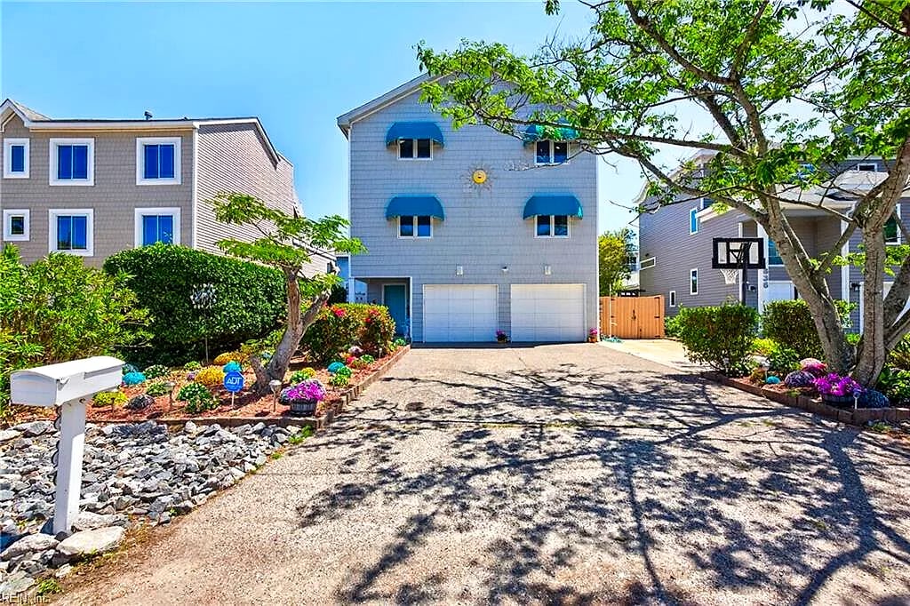 832 Surfside AVE, Virginia Beach — 5 bed Residential, 3,624 sqft