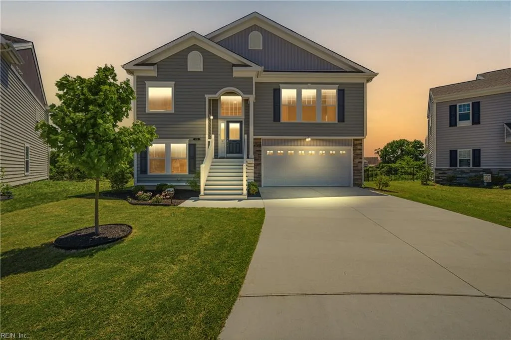 134 Corcoran LN, Suffolk — 5 bed Residential, 2,672 sqft