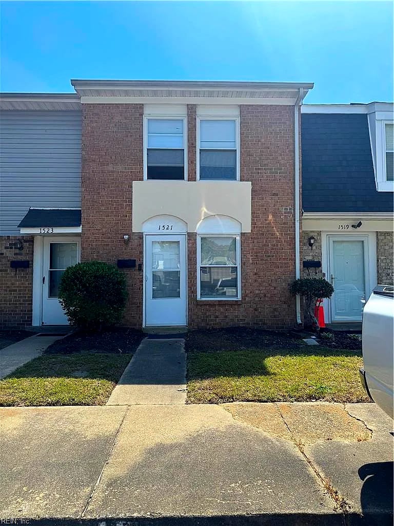 1521 Darren CIR, PORTSMOUTH VA 23701