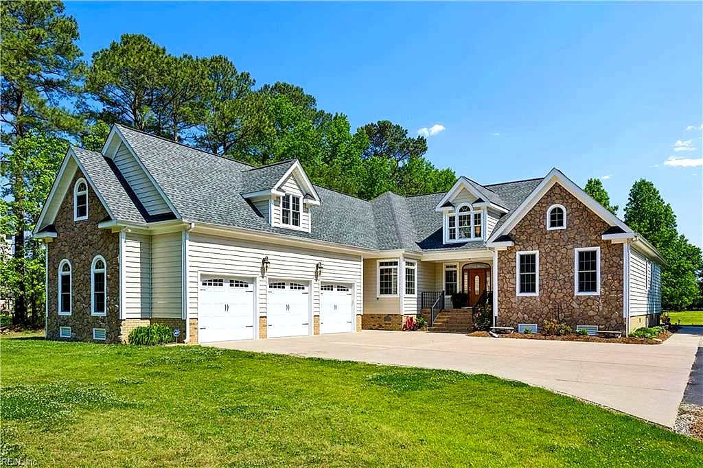 38 Forrest RD, POQUOSON VA 23662