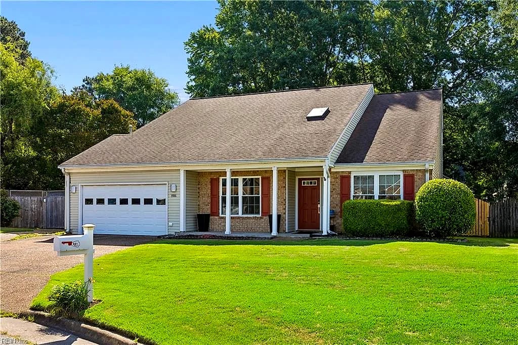 806 Holland CT, Newport News — 4 bed Residential, 2,383 sqft