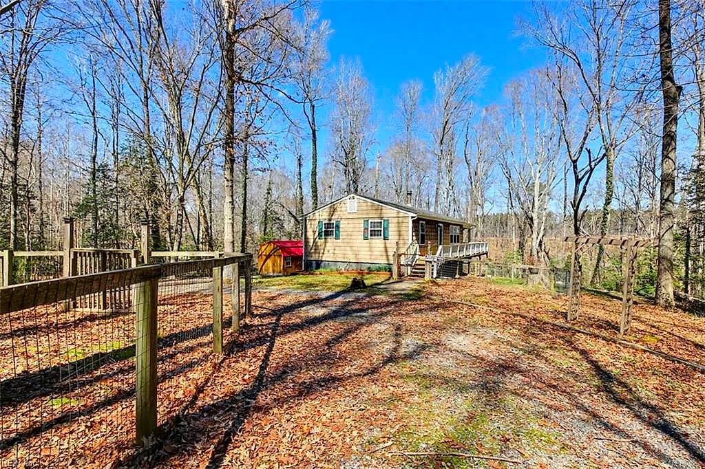 9937 Bacons LN, Gloucester — 5 bed Residential, 2,050 sqft