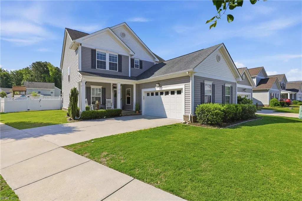 210 Triton RD, Suffolk — 4 bed Residential, 2,748 sqft