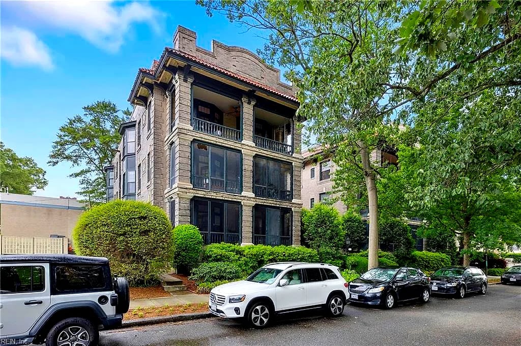 812 Stockley GDNS #12, NORFOLK VA 23507