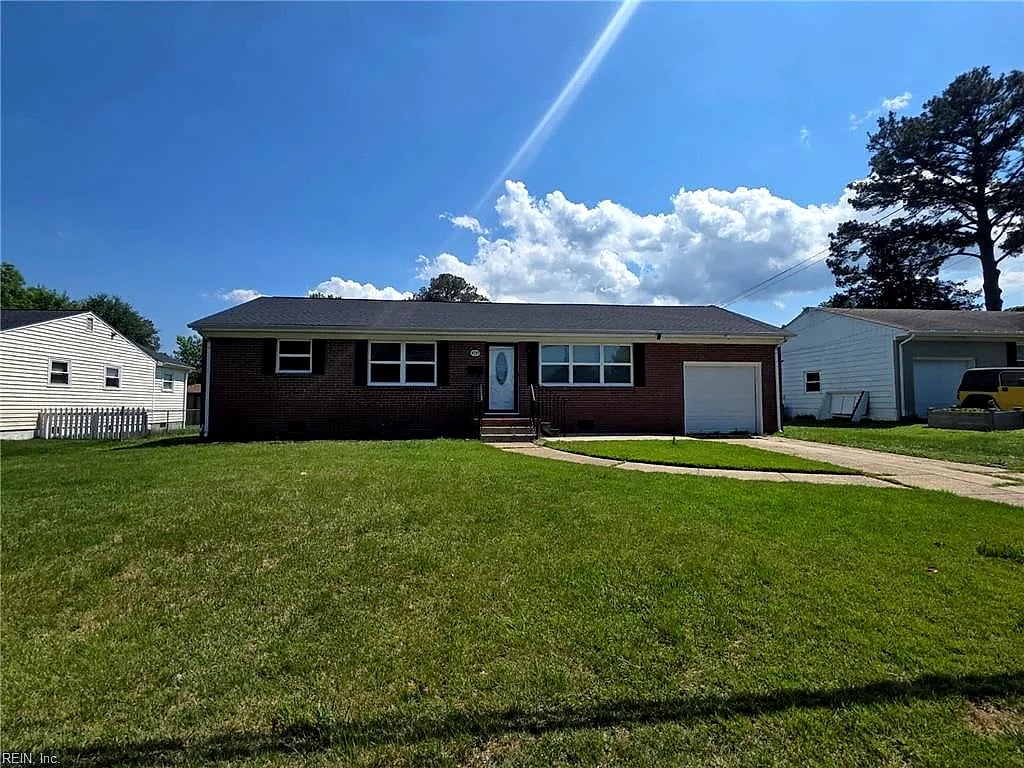 4737 Holladay RD, Virginia Beach — 3 bed Residential, 1,300 sqft