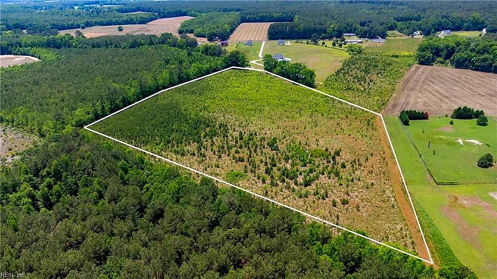 16 AC Leafwood RD, SUFFOLK VA 23437
