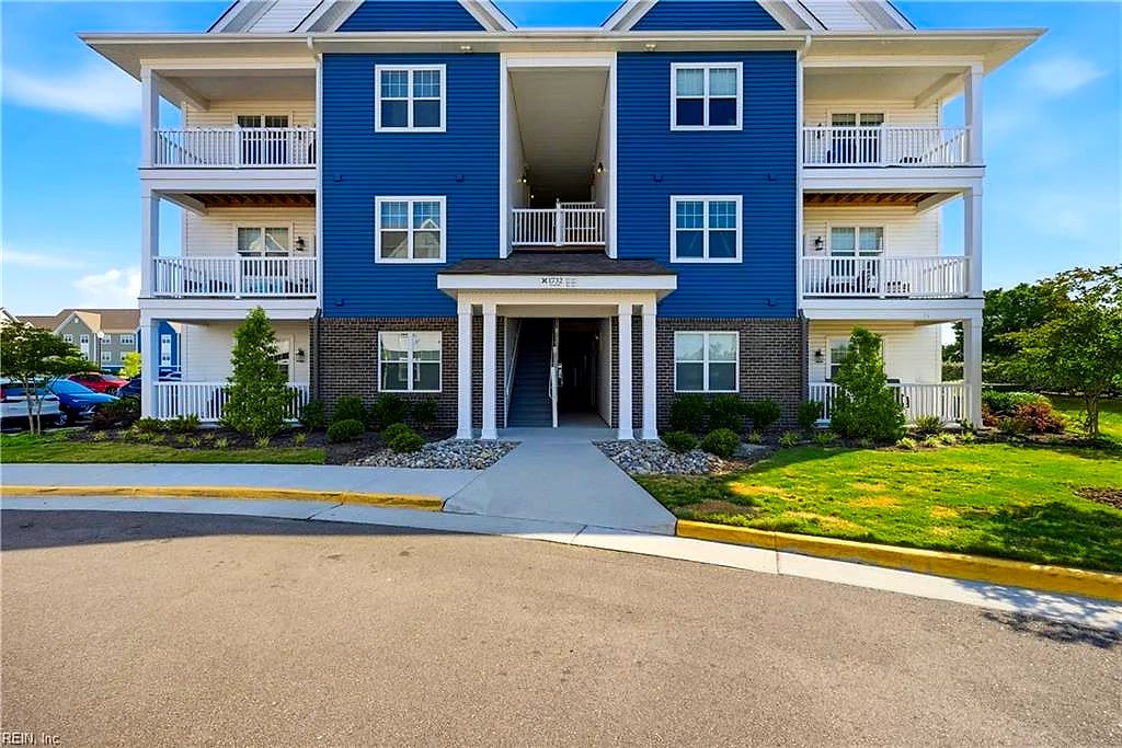 1732 Dromolin DR #204, VIRGINIA BEACH VA 23456