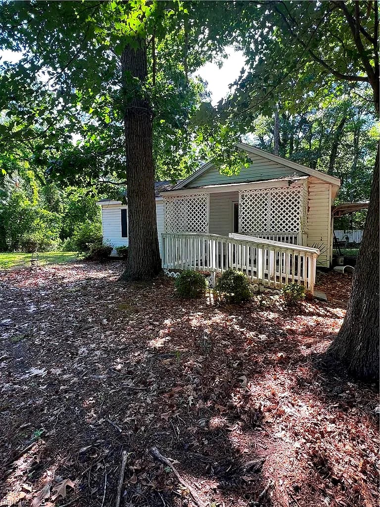 8272 Crittenden RD, Suffolk — 3 bed Residential, 1,052 sqft