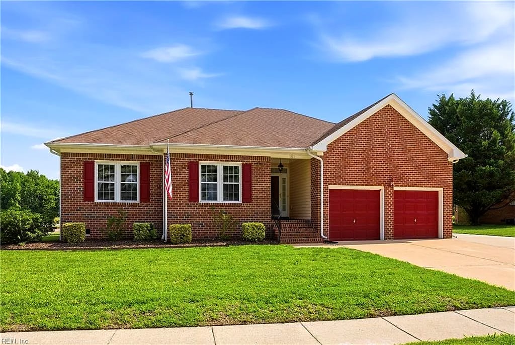 1501 Olde Mill Creek DR, Suffolk — 4 bed Residential, 2,264 sqft