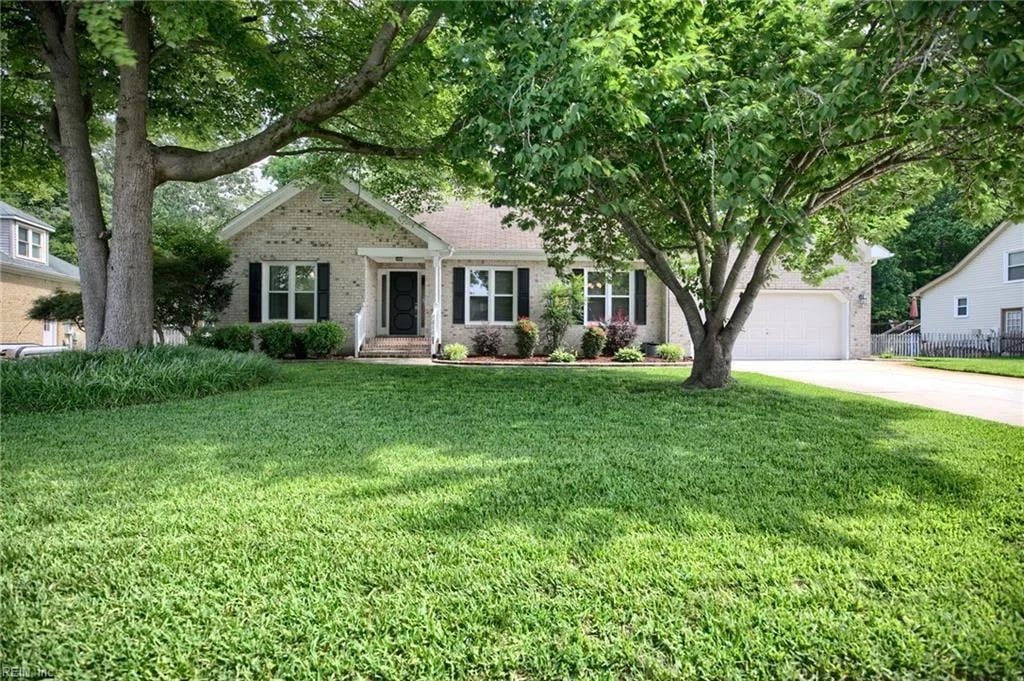 616 Royal Grant DR, Chesapeake — 4 bed Residential, 2,386 sqft