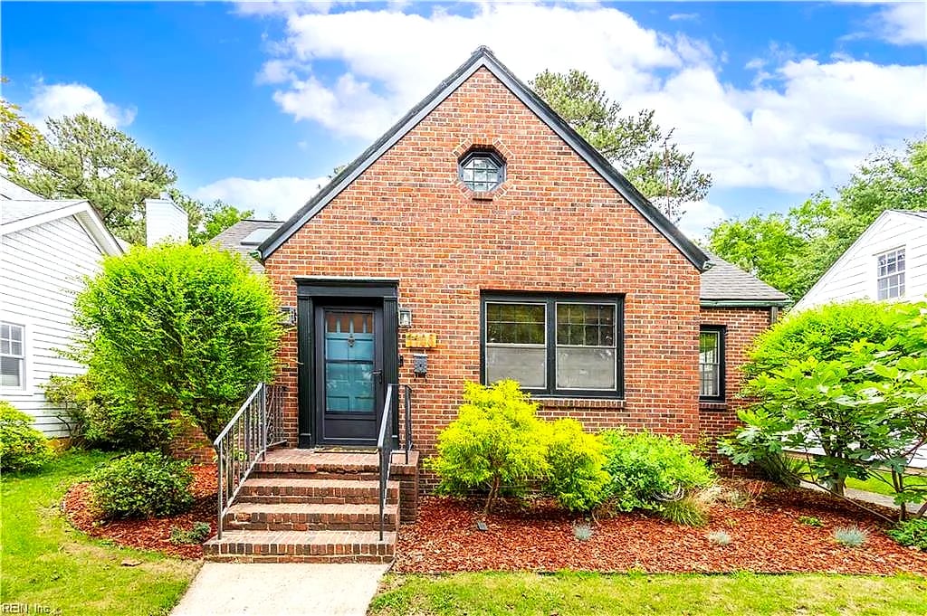 1408 Mallory CT, Norfolk — 3 bed Residential, 2,000 sqft