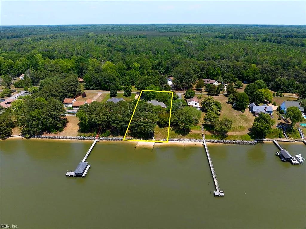5508 York Haven LN, GLOUCESTER VA 23061