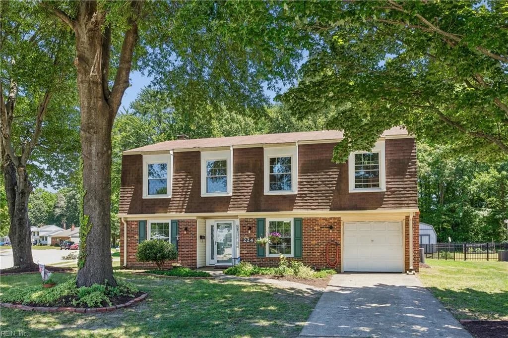 224 Dublin CT, Newport News — 4 bed Residential, 2,312 sqft