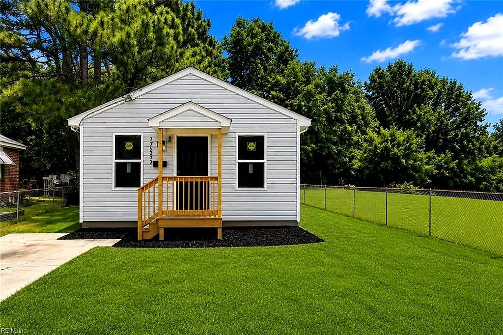 752 Oxford ST, Suffolk — 3 bed Residential, 840 sqft