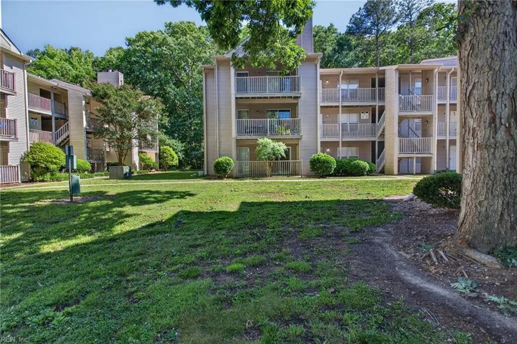 560 CANDLE LN #104, NEWPORT NEWS VA 23608
