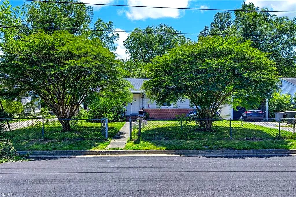 185 Findley SQ, HAMPTON VA 23666