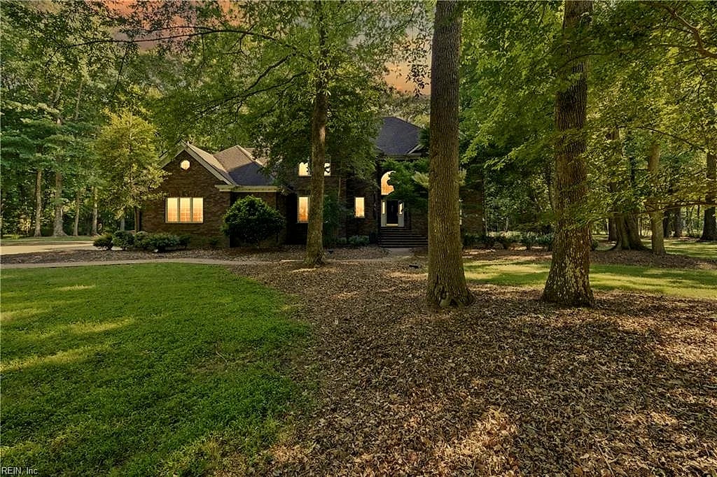 709 Forest Mills RD, CHESAPEAKE VA 23322