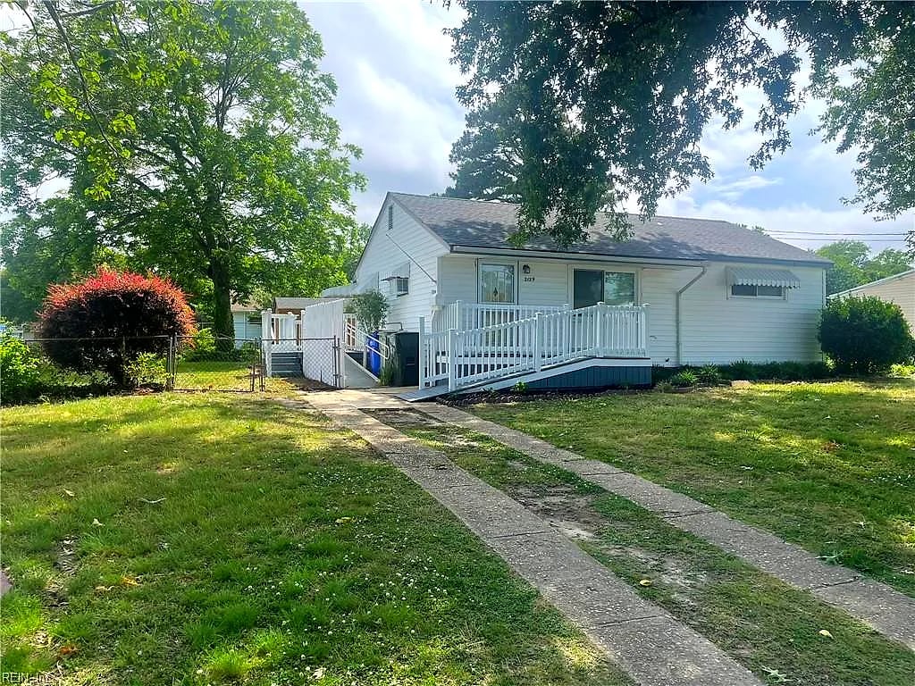 2129 Dean DR, Norfolk — 3 bed Residential, 916 sqft