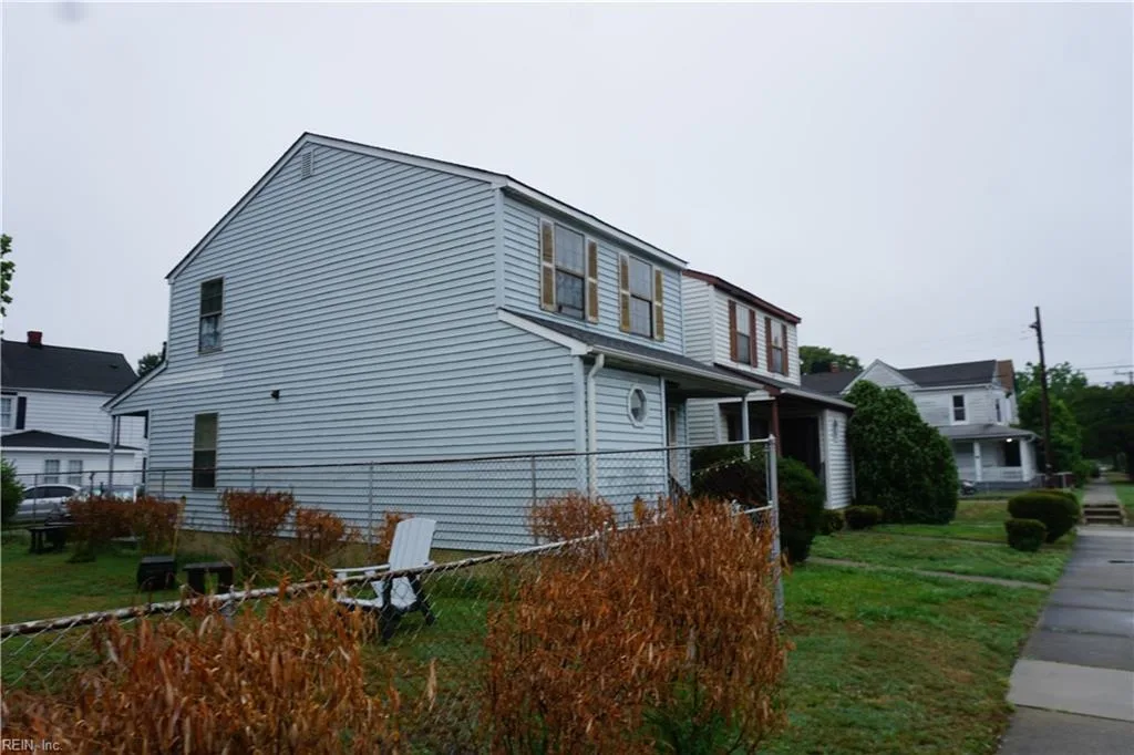 2013 Marshall AVE, NEWPORT NEWS VA 23607