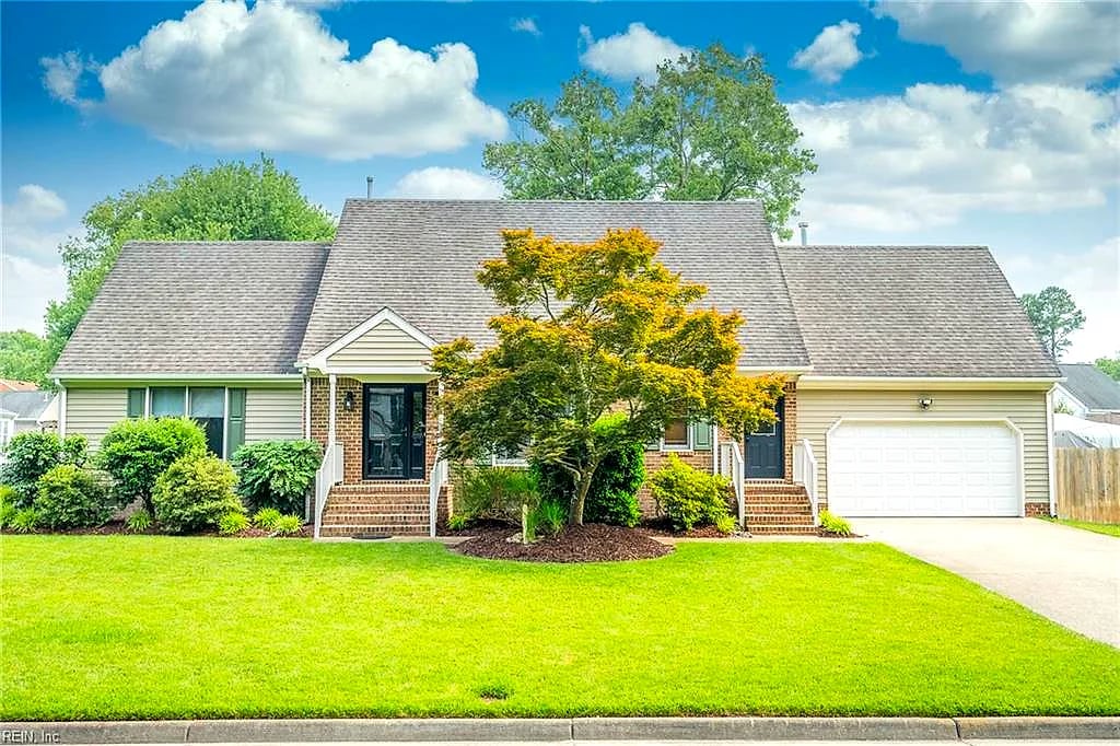 635 Foxgate Quarter DR, Chesapeake — 4 bed Residential, 2,580 sqft