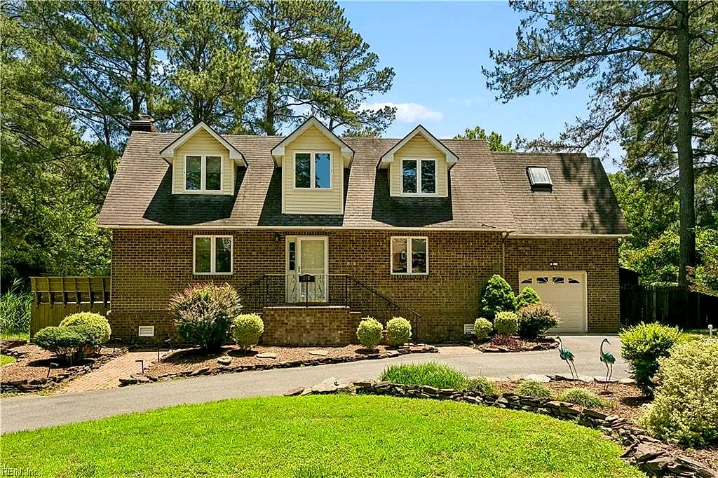 246 Hunts Neck RD, POQUOSON VA 23662