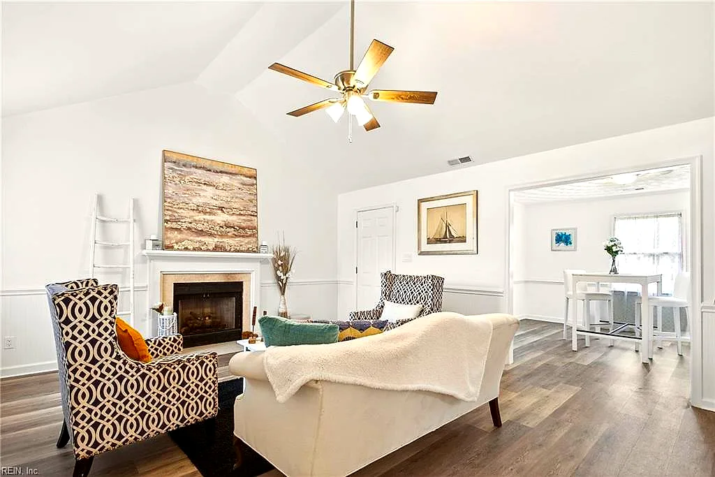 2076 Nansemond PW, SUFFOLK VA 23434