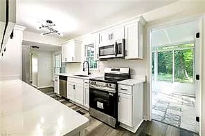 2 Park Manor RD, PORTSMOUTH VA 23701
