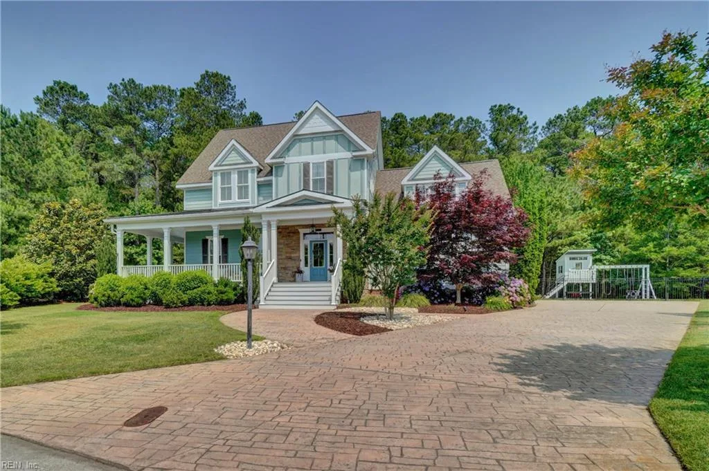 2201 Cancun CT, Virginia Beach — 5 bed Residential, 3,922 sqft