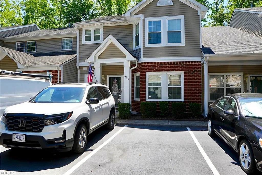 610 Station Square CT, Chesapeake — 3 bed Residential, 1,700 sqft
