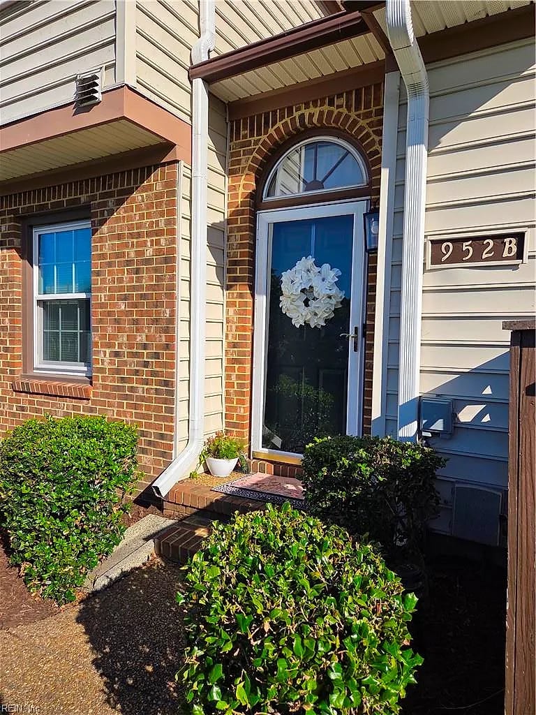 952 Saint Andrews RCH #B, Chesapeake — 1 bed Residential, 900 sqft