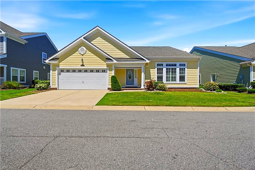 137 Beacon RN, Suffolk — 3 bed Residential, 2,364 sqft