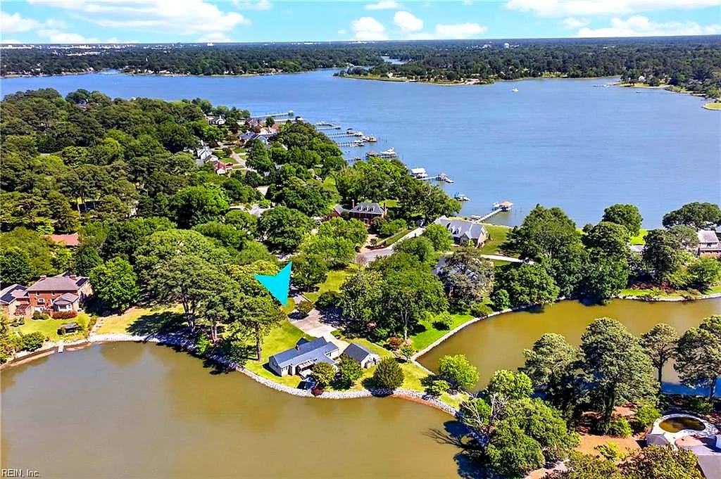 2904 Tanbark LN, PORTSMOUTH VA 23703