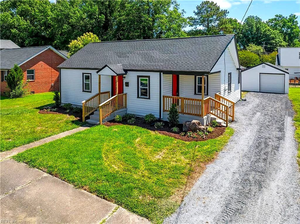 2707 Pinewell ST, Portsmouth — 2 bed Residential, 900 sqft
