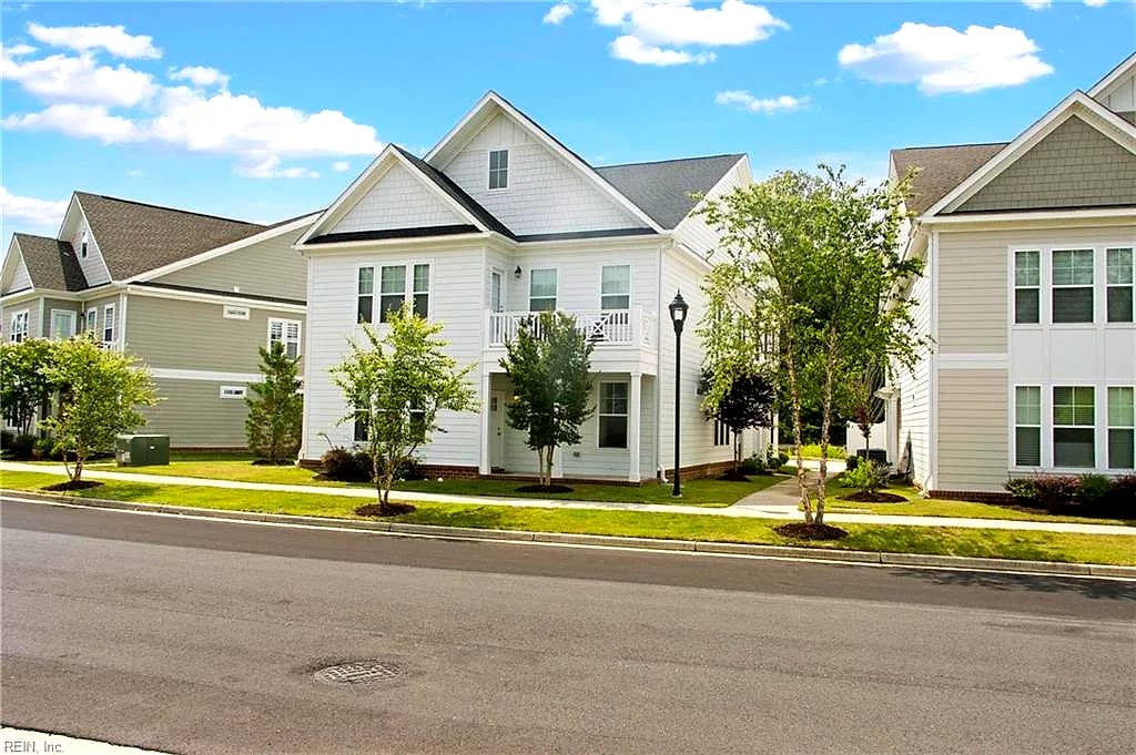125 Mainsail LOOP, YORKTOWN VA 23693