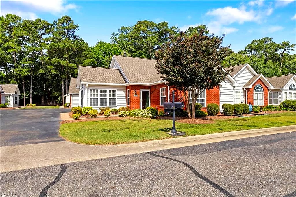 130 Villa DR, POQUOSON VA 23662