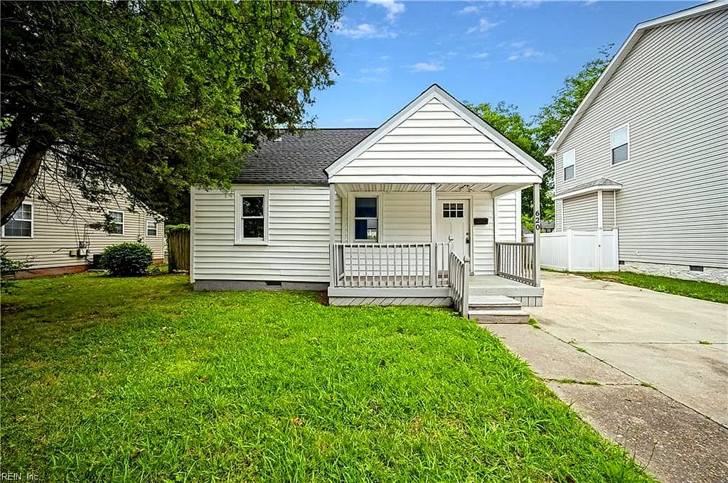 620 Delaware AVE, HAMPTON VA 23661