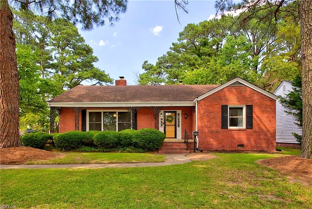 33 Greenbrier RD, Portsmouth — 3 bed Residential, 1,609 sqft