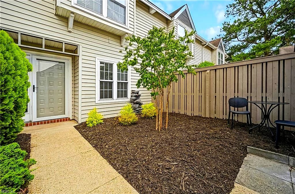 5012 Glenwood WAY, Virginia Beach — 3 bed Residential, 1,453 sqft