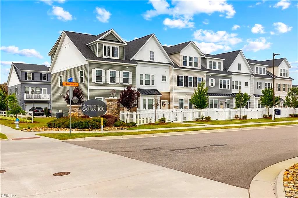 450 Asuza ST, CHESAPEAKE VA 23323