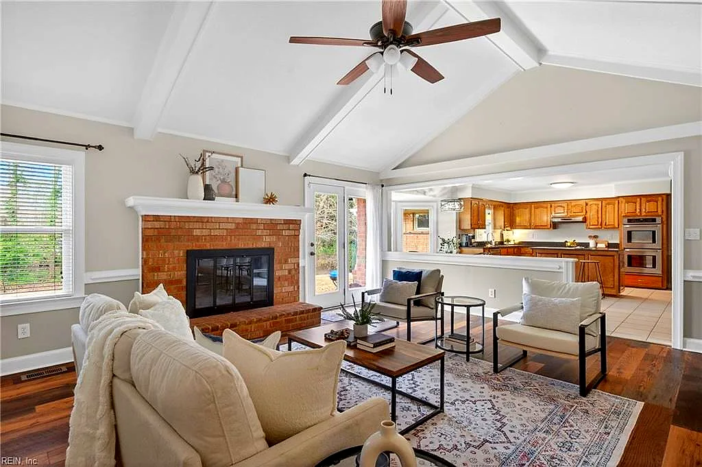 1432 Pine Grove LN, Chesapeake — 5 bed Residential, 3,256 sqft