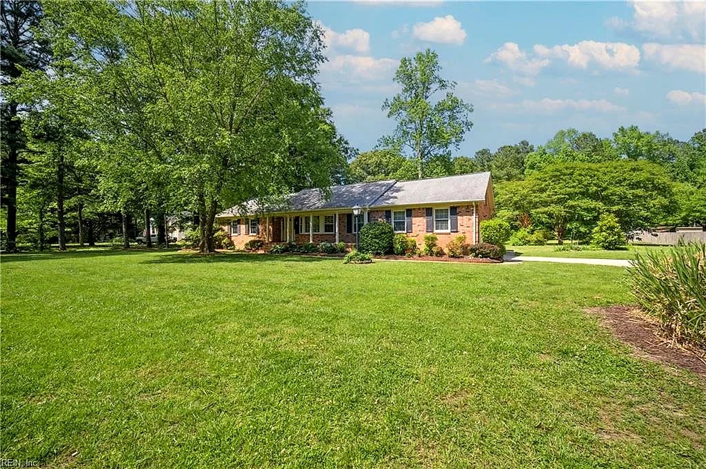 524 Margaret DR, Chesapeake — 4 bed Residential, 2,075 sqft