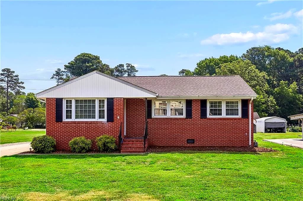 97 Cedar RD, Poquoson — 3 bed Residential, 1,300 sqft