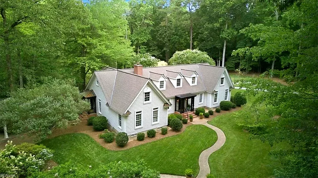 13370 Col Hogan LN, Carrollton — 5 bed Residential, 4,800 sqft