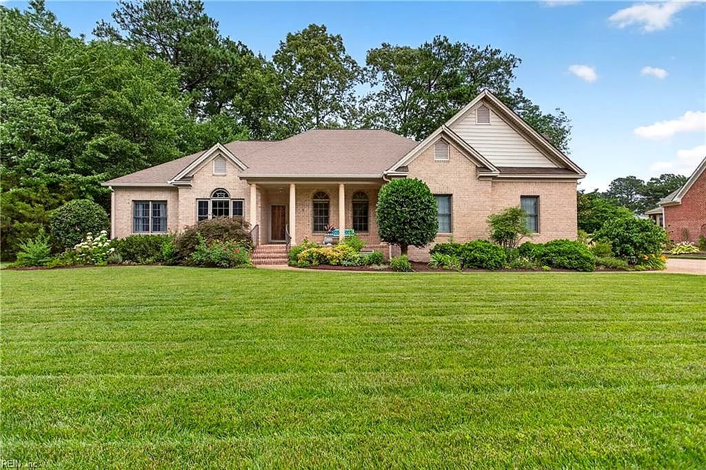 1 BLACK OAK CT, POQUOSON VA 23662