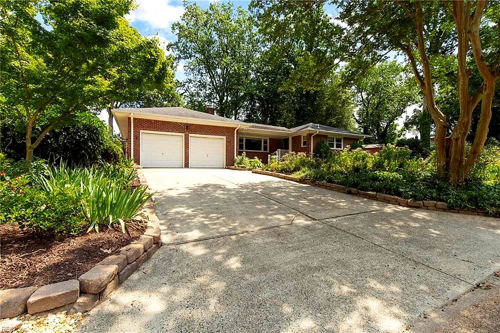 43 Patton DR, Newport News — 3 bed Residential, 1,800 sqft