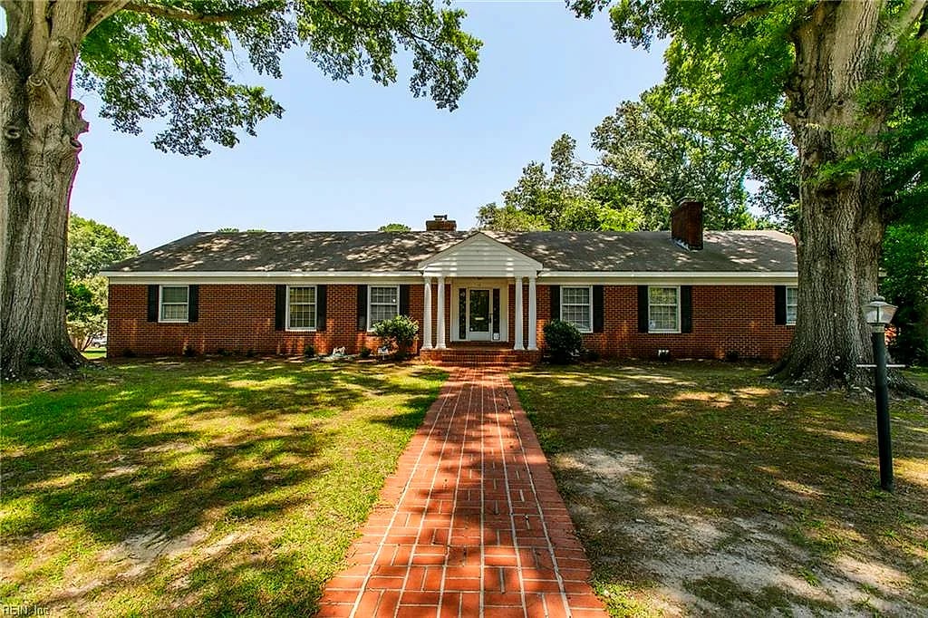 12 Beverly Hills DR, NEWPORT NEWS VA 23606