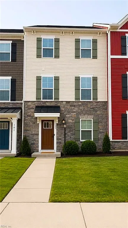 105 Spring Grove WAY, Smithfield — 3 bed Residential, 2,080 sqft