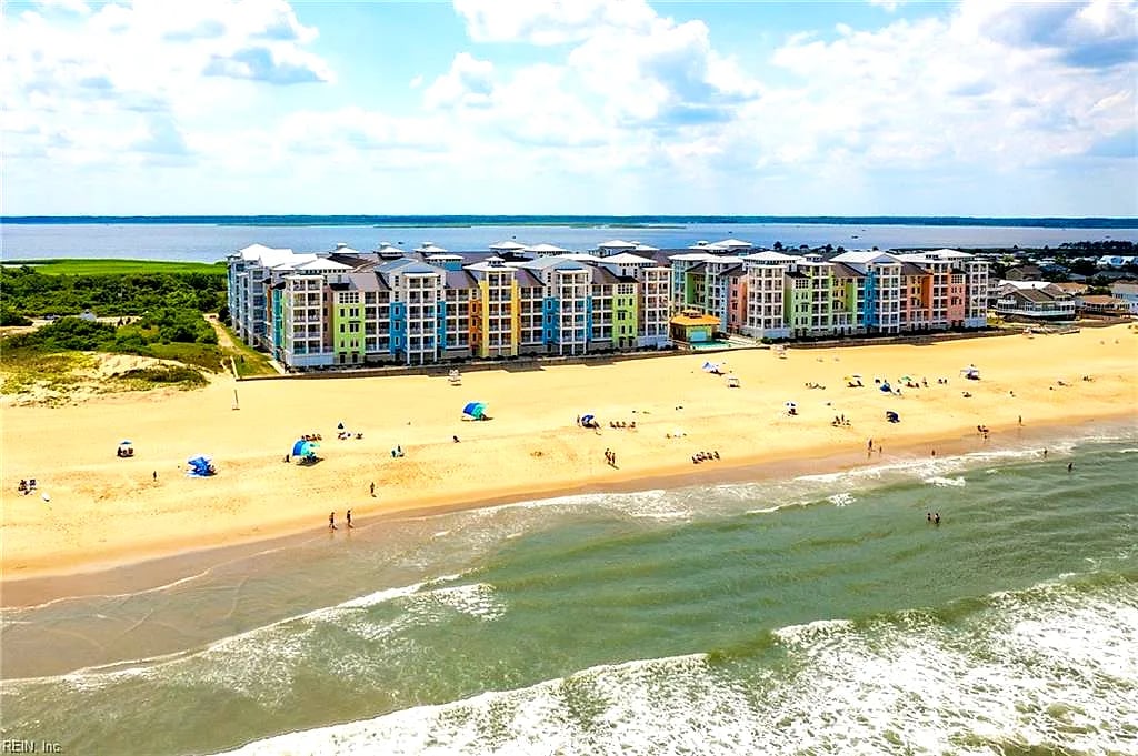 3738 Sandpiper RD #426B, VIRGINIA BEACH VA 23456