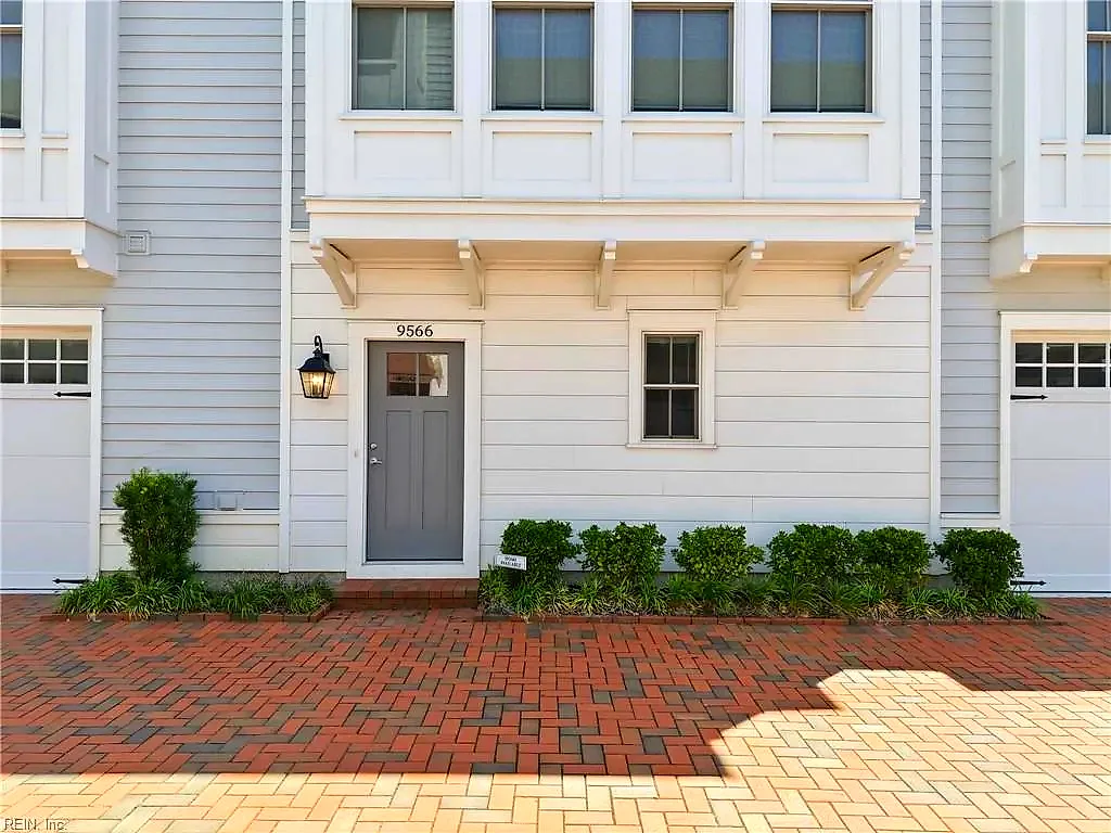 9566 Shore DR, NORFOLK VA 23518