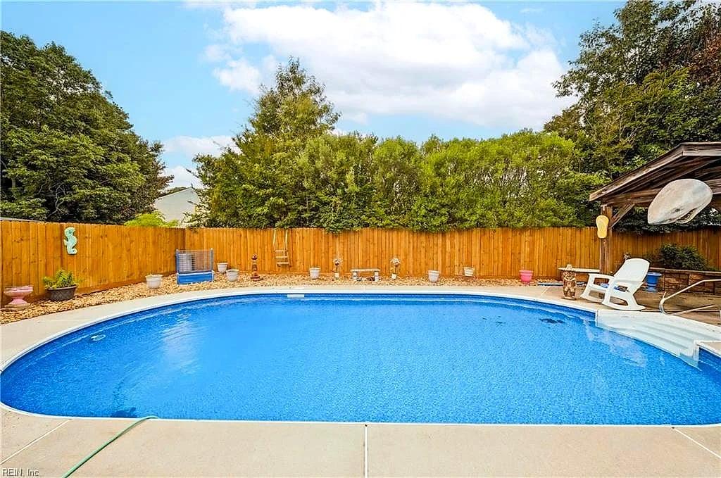 1925 Stillwood LN, VIRGINIABEACH VA 23456